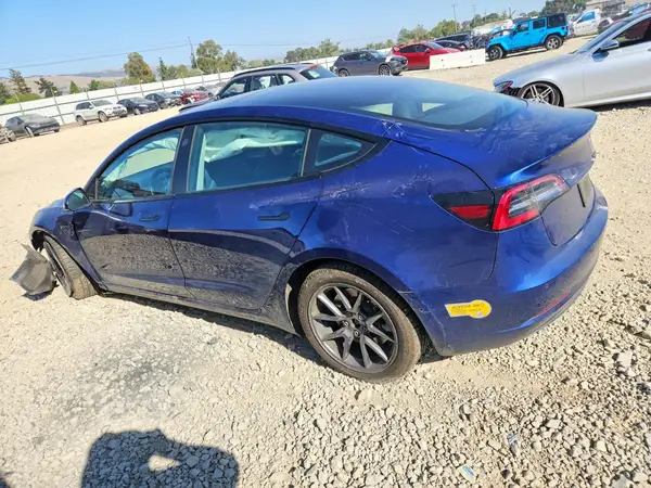 5YJ3E1EA7NF316879 2022 TESLA MODEL 3 - Image 2