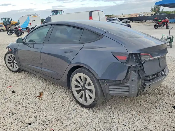 5YJ3E1EA7NF317711 2022 TESLA MODEL 3 - Image 2