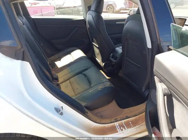 5YJ3E1EA7NF318597 2022 TESLA MODEL 3 - Image 8