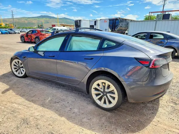 5YJ3E1EA7NF319023 2022 TESLA MODEL 3 - Image 2