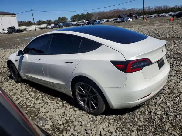 5YJ3E1EA7NF319328 2022 TESLA MODEL 3 - Image 2