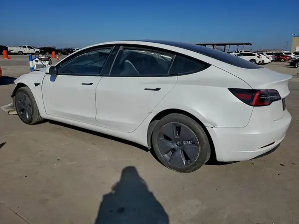 5YJ3E1EA7NF322875 2022 TESLA MODEL 3 - Image 2