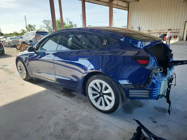5YJ3E1EA7NF329003 2022 TESLA MODEL 3 - Image 2