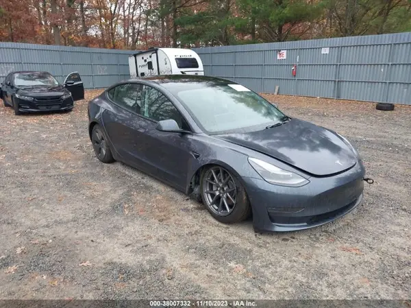 5YJ3E1EA7NF339952 2022 TESLA MODEL 3 - Image 1