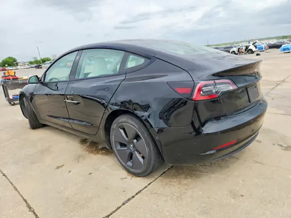 5YJ3E1EA7NF345637 2022 TESLA MODEL 3 - Image 2