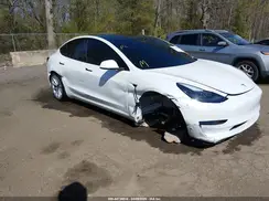 5YJ3E1EA7NF352894 2022 TESLA MODEL 3