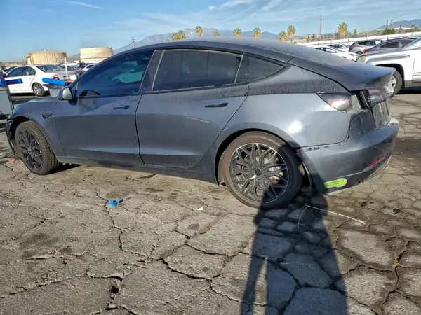 5YJ3E1EA7NF362440 2022 TESLA MODEL 3 - Image 2