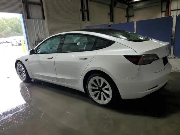 5YJ3E1EA7NF368464 2022 TESLA MODEL 3 - Image 2