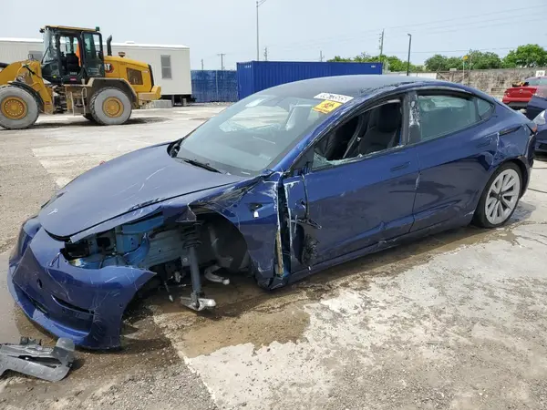 5YJ3E1EA7NF368657 2022 TESLA MODEL 3 - Image 1