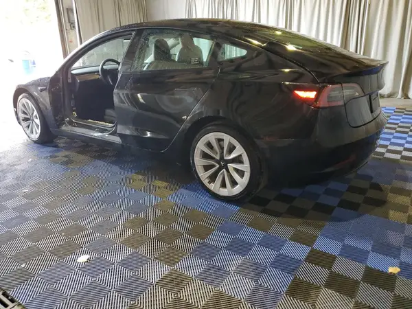 5YJ3E1EA7NF368769 2022 TESLA MODEL 3 - Image 2