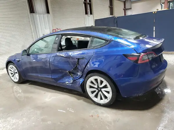 5YJ3E1EA7NF369839 2022 TESLA MODEL 3 - Image 2