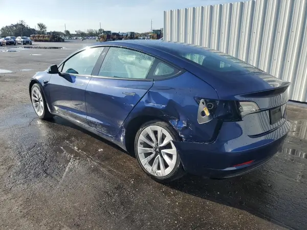 5YJ3E1EA7NF370151 2022 TESLA MODEL 3 - Image 2