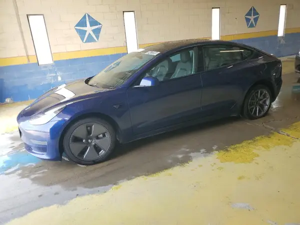 5YJ3E1EA7NF370392 2022 TESLA MODEL 3 - Image 1