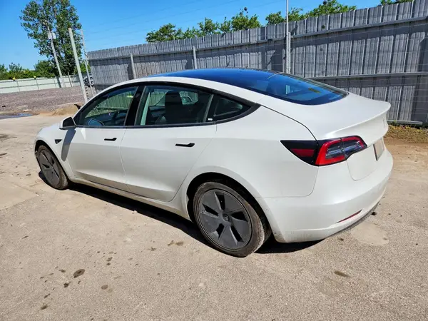 5YJ3E1EA7NF370411 2022 TESLA MODEL 3 - Image 2