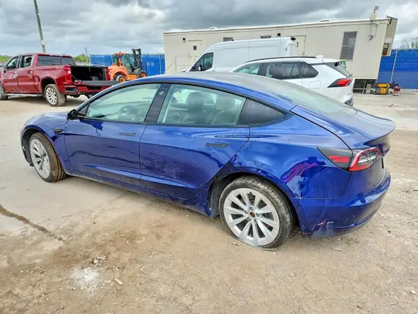 5YJ3E1EA7NF370506 2022 TESLA MODEL 3 - Image 2