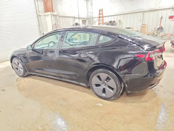 5YJ3E1EA7NF370540 2022 TESLA MODEL 3 - Image 2