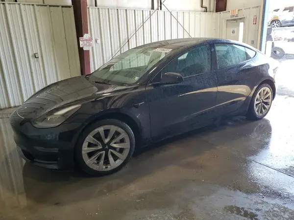 5YJ3E1EA7NF370571 2022 TESLA MODEL 3 - Image 1