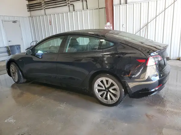 5YJ3E1EA7NF370571 2022 TESLA MODEL 3 - Image 2