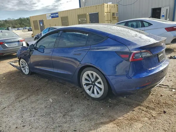 5YJ3E1EA7NF370828 2022 TESLA MODEL 3 - Image 2