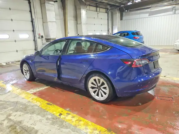 5YJ3E1EA7NF371364 2022 TESLA MODEL 3 - Image 2