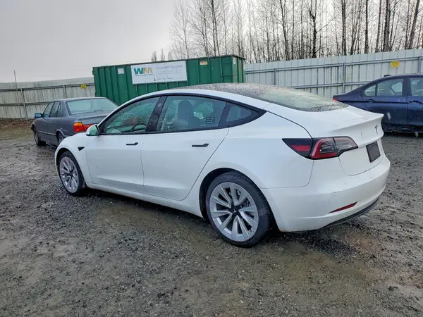 5YJ3E1EA7NF371980 2022 TESLA MODEL 3 - Image 2