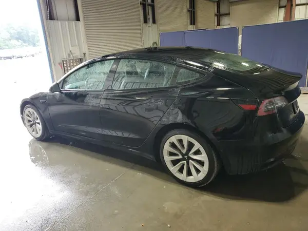 5YJ3E1EA7NF372076 2022 TESLA MODEL 3 - Image 2