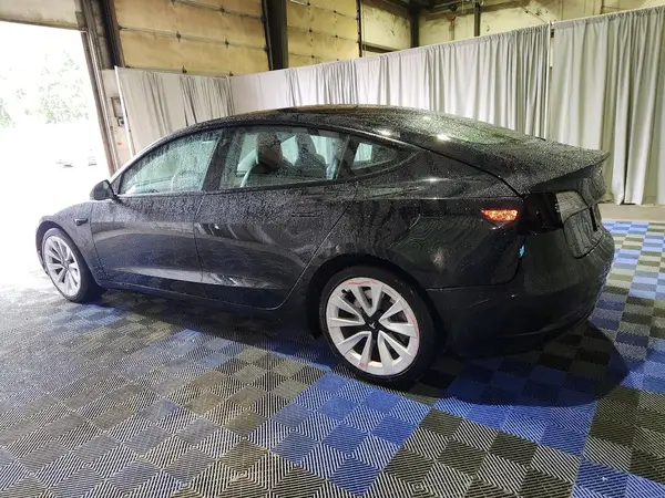 5YJ3E1EA7NF372420 2022 TESLA MODEL 3 - Image 2