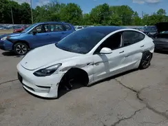 5YJ3E1EA7NF372563 2022 TESLA MODEL 3