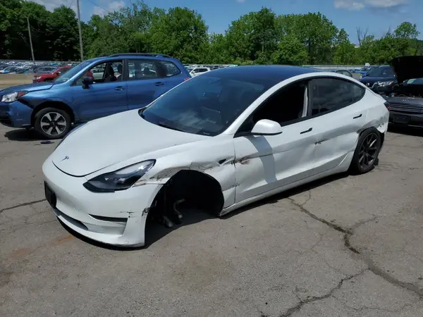 5YJ3E1EA7NF372563 2022 TESLA MODEL 3 - Image 1