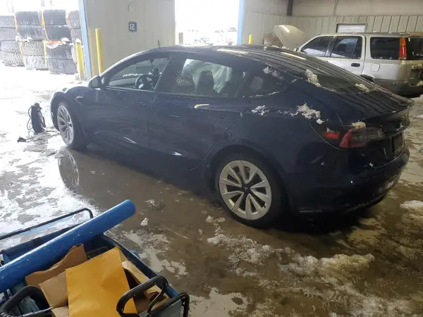 5YJ3E1EA7NF372613 2022 TESLA MODEL 3 - Image 2