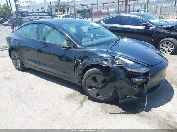 5YJ3E1EA7NF373647 2022 TESLA MODEL 3 - Image 1