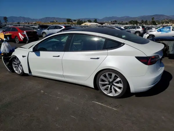 5YJ3E1EA7NF375186 2022 TESLA MODEL 3 - Image 2
