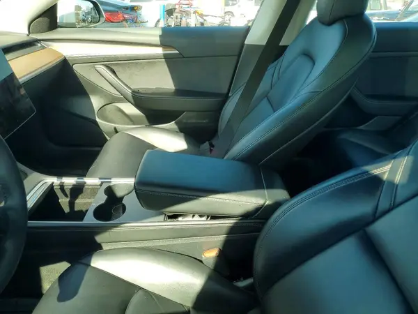 5YJ3E1EA7NF375186 2022 TESLA MODEL 3 - Image 8