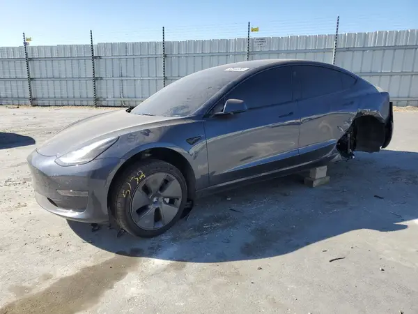 5YJ3E1EA7NF375236 2022 TESLA MODEL 3 - Image 1