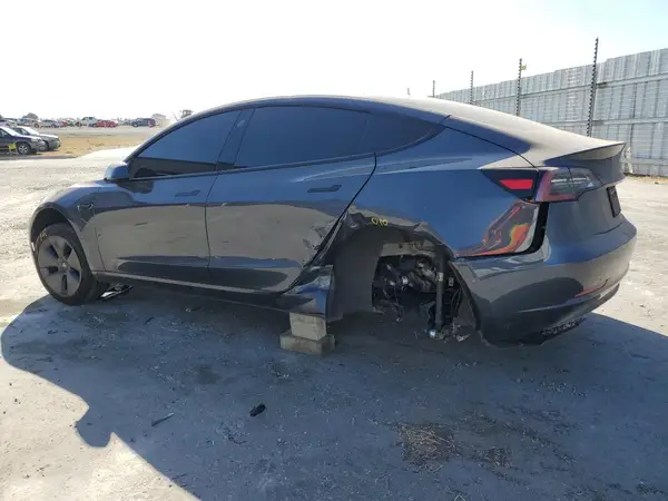 5YJ3E1EA7NF375236 2022 TESLA MODEL 3 - Image 2