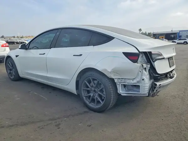 5YJ3E1EA7NF375673 2022 TESLA MODEL 3 - Image 2