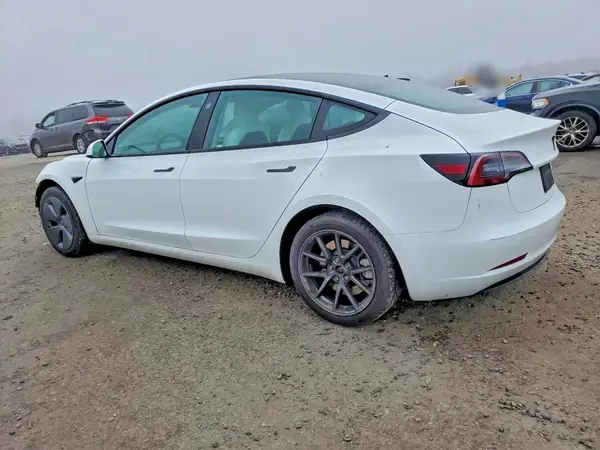 5YJ3E1EA7PF383968 2023 TESLA MODEL 3 - Image 2