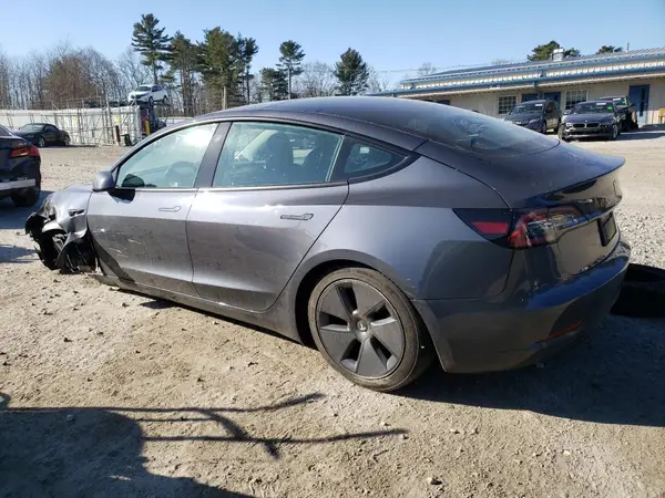 5YJ3E1EA7PF393951 2023 TESLA MODEL 3 - Image 2