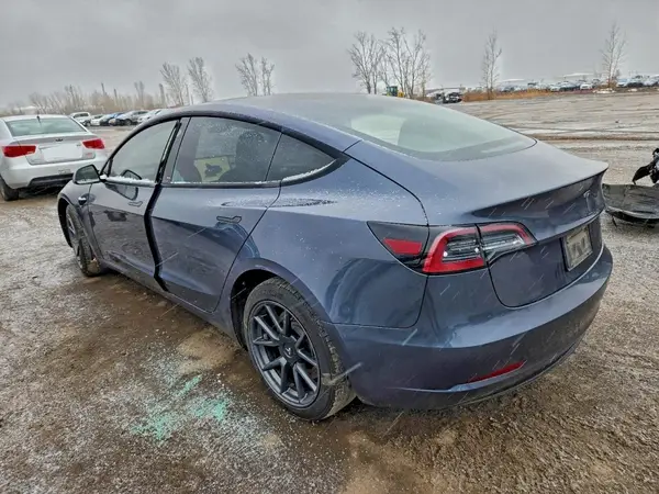 5YJ3E1EA7PF394436 2023 TESLA MODEL 3 - Image 2