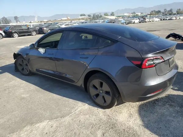 5YJ3E1EA7PF396400 2023 TESLA MODEL 3 - Image 2