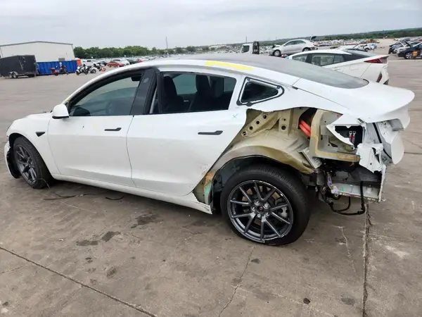 5YJ3E1EA7PF397112 2023 TESLA MODEL 3 - Image 2