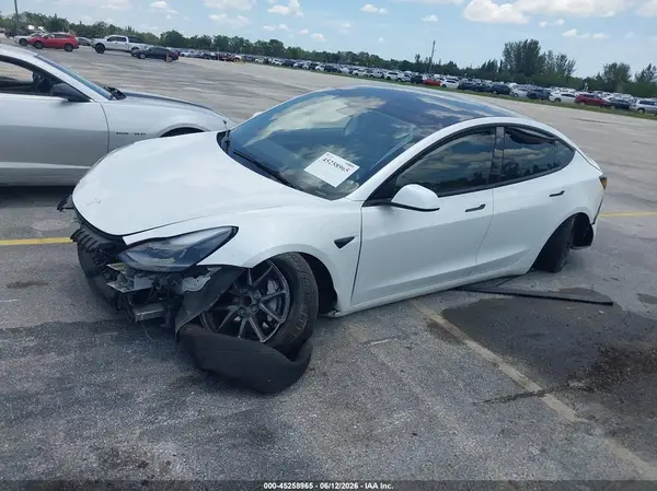 5YJ3E1EA7PF399569 2023 TESLA MODEL 3 - Image 2