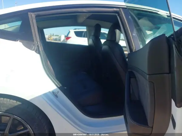 5YJ3E1EA7PF403507 2023 TESLA MODEL 3 - Image 8