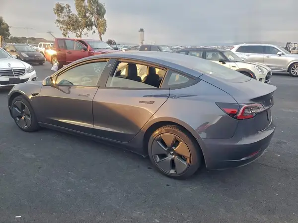 5YJ3E1EA7PF405032 2023 TESLA MODEL 3 - Image 2