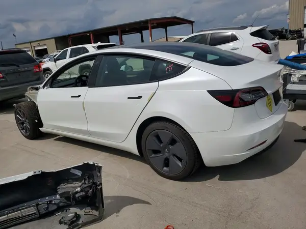5YJ3E1EA7PF405905 2023 TESLA MODEL 3 - Image 2
