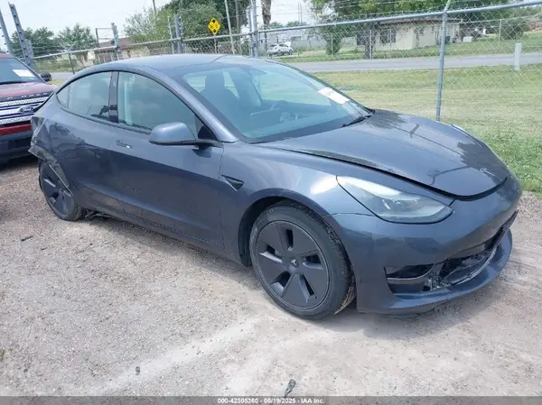 5YJ3E1EA7PF409243 2023 TESLA MODEL 3 - Image 1