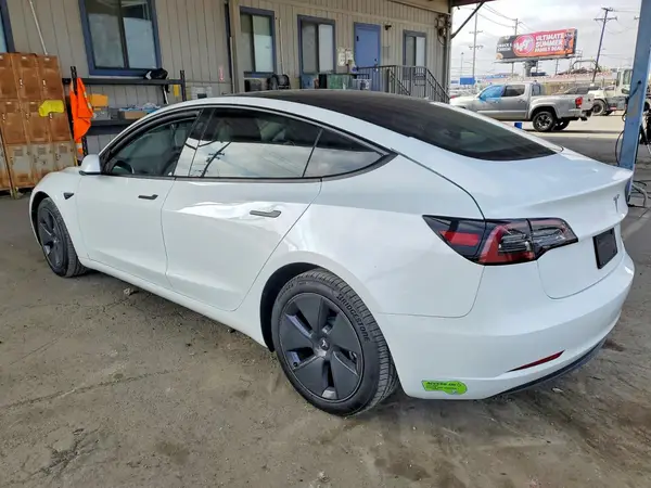 5YJ3E1EA7PF411459 2023 TESLA MODEL 3 - Image 2