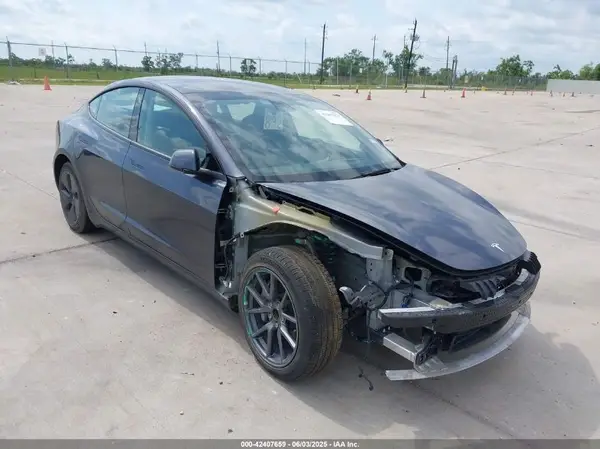 5YJ3E1EA7PF417293 2023 TESLA MODEL 3 - Image 1