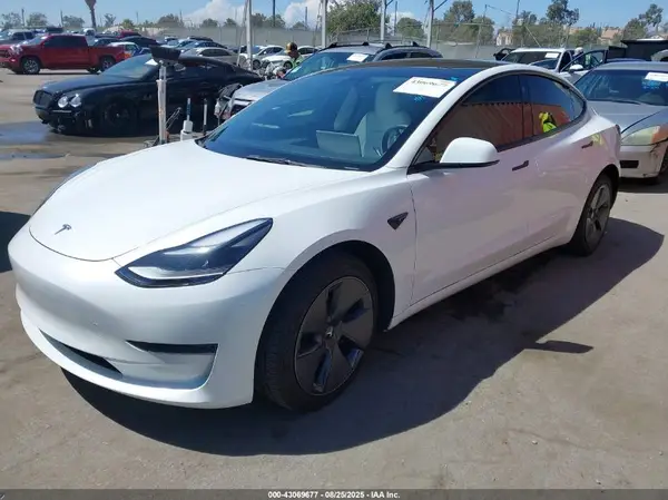 5YJ3E1EA7PF421912 2023 TESLA MODEL 3 - Image 2