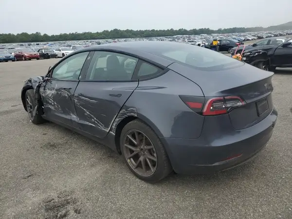 5YJ3E1EA7PF423093 2023 TESLA MODEL 3 - Image 2